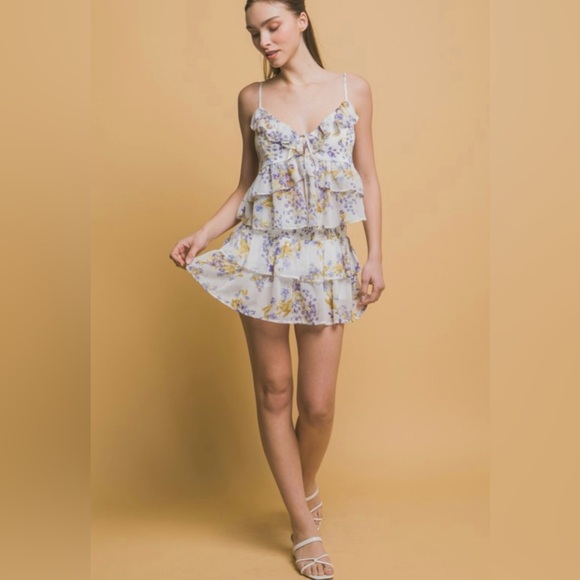 Floral Ruffle Top - Picture 4 of 5